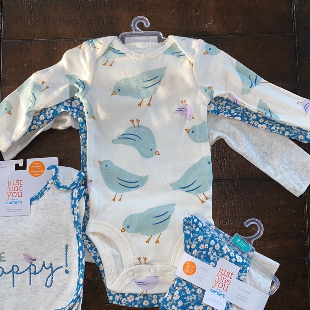 Carter’s Onesie pants, Bibs Matching Bundle set- NWT - Picture 2 of 8